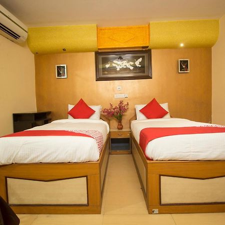 Hotel O Golden Moments Силигури Екстериор снимка